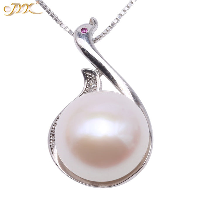 Silver pearl pendant neclace